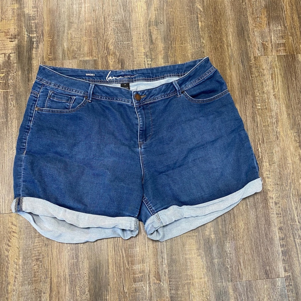 Lane Bryant Plus 20 Blue Denim Shorts Medium Wash Rolled Cuff Stretch 5-Pocket
